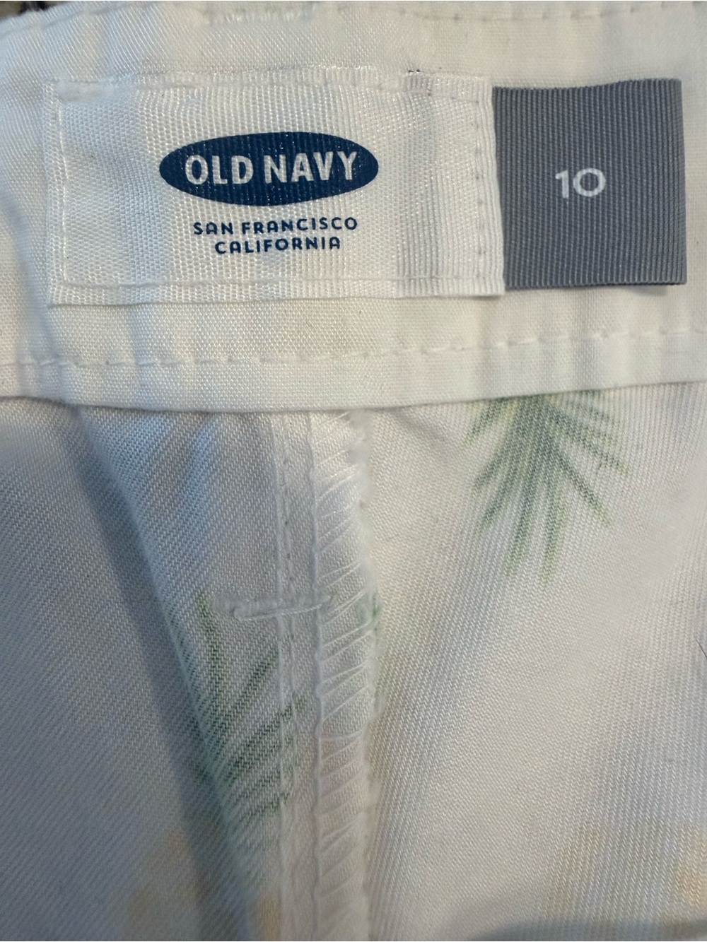 Old Navy tropical pineapple novelty print chino shorts SZ 10 - Picture 6 of 12